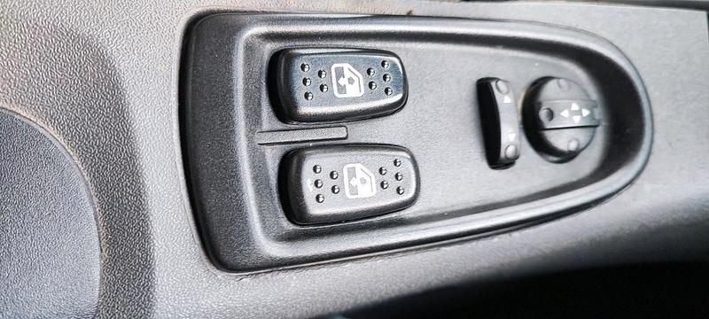 Gebraucht Iveco Daily 180 PS (132 kW) 2010 Orange Van / Kleinbus