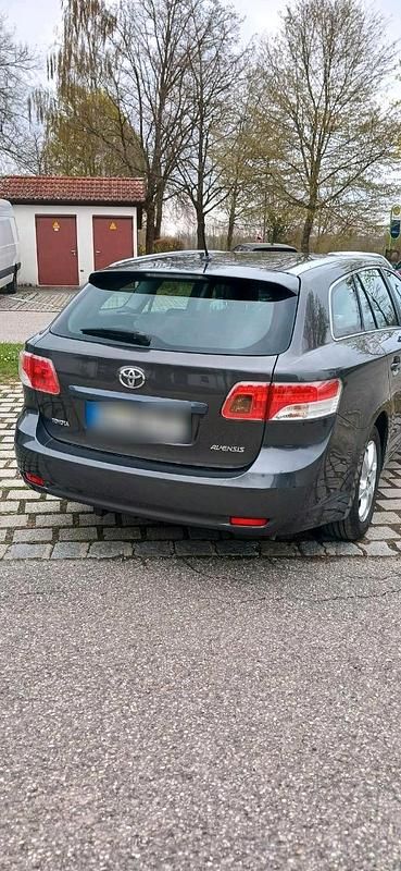 Gebraucht Toyota Avensis 126 PS (92 kW) 2011 Kombi