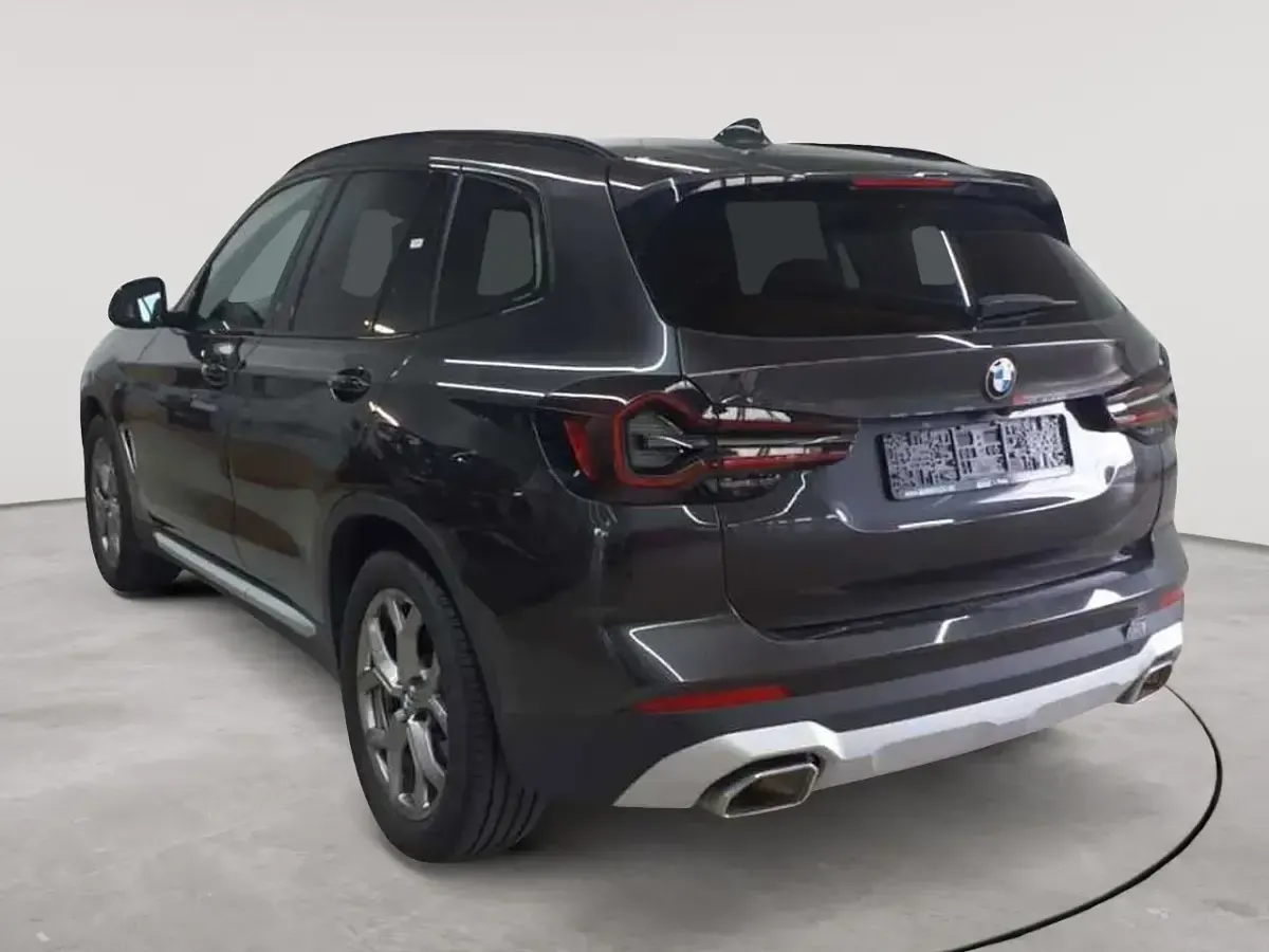 Gebraucht BMW X3 Performance 190 PS (139 kW) 2023 Sophistograu brillanteffekt metallic SUV