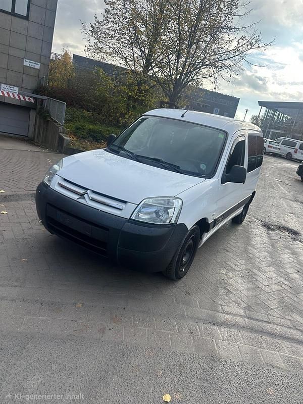 Weiß Gebraucht 2006 Citroën Berlingo Van / Kleinbus | 2.950 € (Teuer) - Bild 1/4
