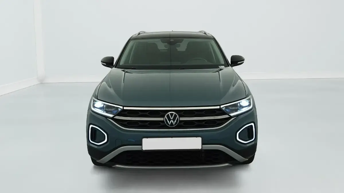 Gebraucht VW T-Roc Style 110 PS (80 kW) 2023 Blau (bleu petrole / toit noir (z3a1)) SUV