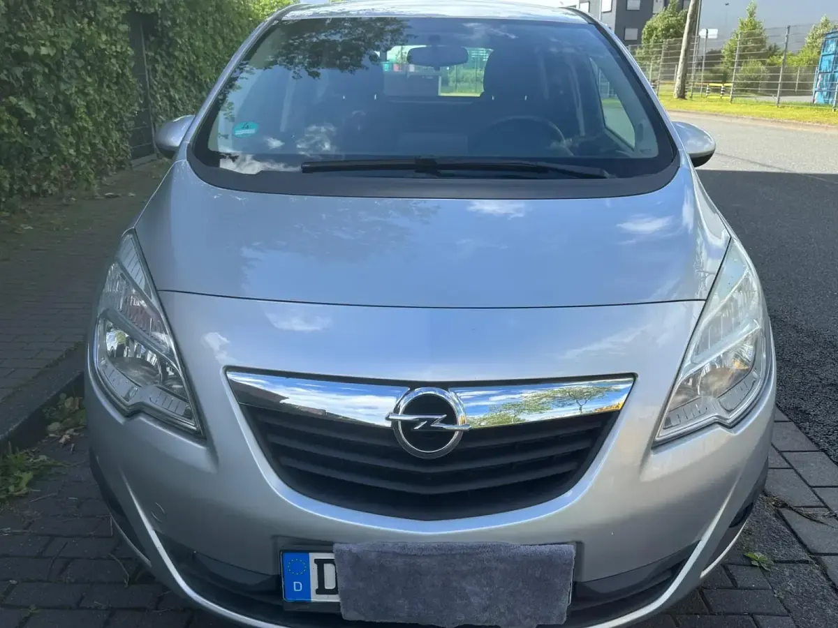 Gebraucht Opel Meriva Edition 101 PS (74 kW) 2013 Silber Van / Kleinbus