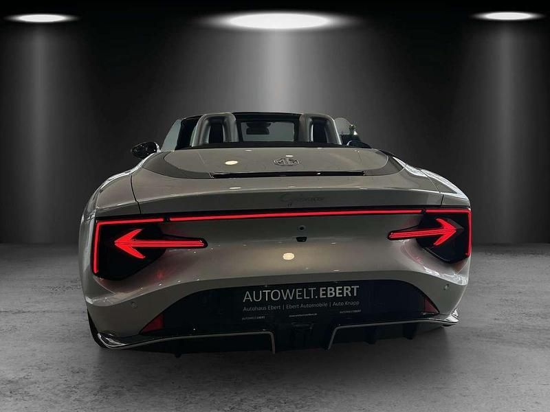 Gebraucht MG Cyberster 250 kW (340 PS) 2025 Medal silver Cabrio