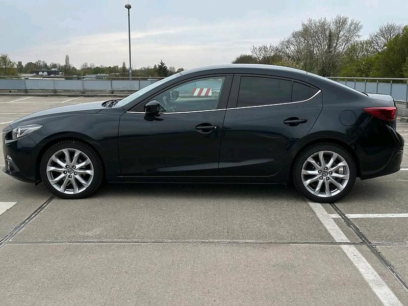 Second-hand Mazda 3 150 CP (110 kW) 2014 Negru Berlinǎ