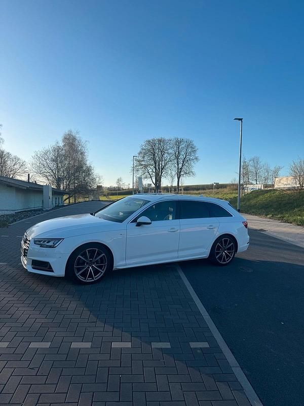 Gebraucht Audi A4 S-Line 190 PS (139 kW) 2015 Weiß Kombi