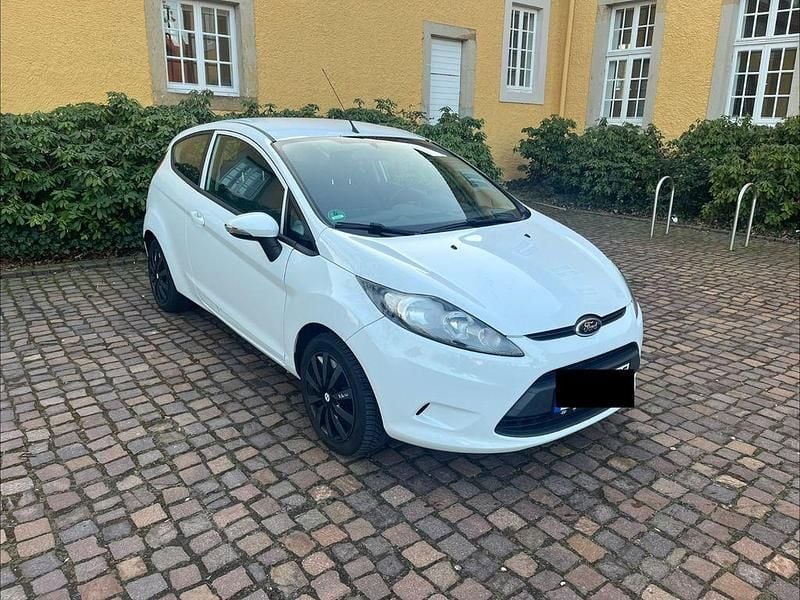 Gebraucht Ford Fiesta Trend 82 PS (60 kW) 2012 Weiß Kleinwagen