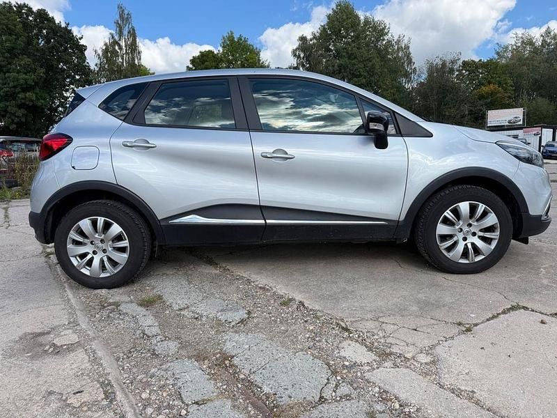 Używany Renault Captur Experience 90 KM (66 kW) 2017 Srebrny SUV