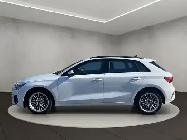 Gebraucht Audi A3 Advanced Plus 150 PS (110 kW) 2023 Gletscherweiß metallic Limousine