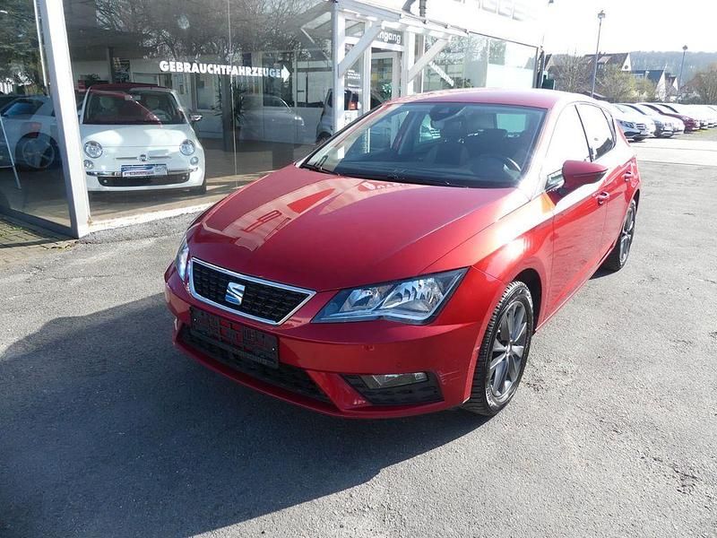 Gebraucht Seat Leon Style 131 PS (96 kW) 2019 Rot Limousine