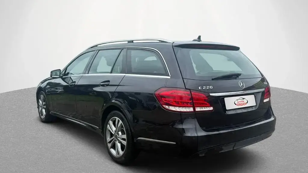 Gebraucht Mercedes E220 170 PS (125 kW) 2014 Schwarz Limousine