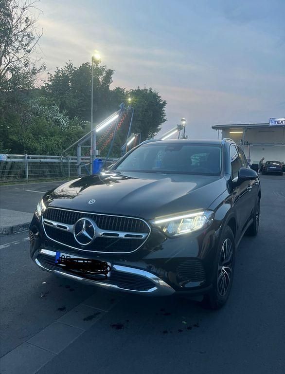 Gebraucht Mercedes GLC220 197 PS (144 kW) 2024 Schwarz SUV