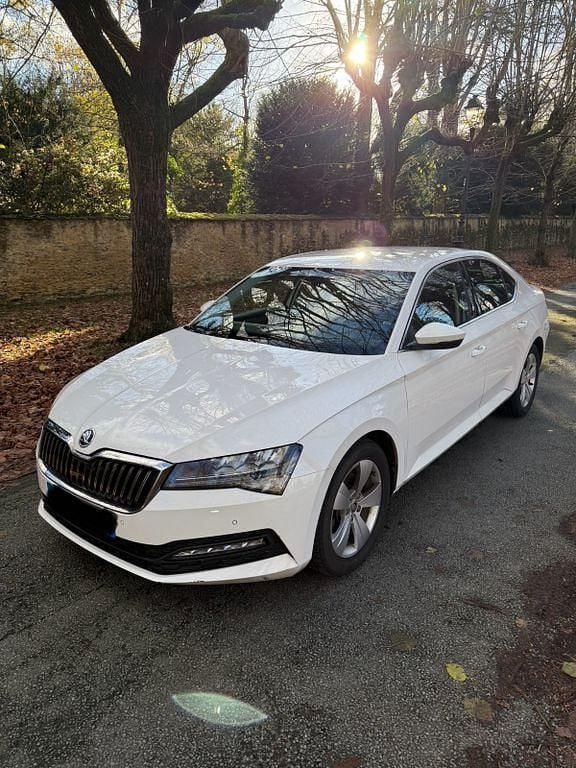 Gebraucht Skoda Superb Ambition 122 PS (89 kW) 2021 Weiß Limousine