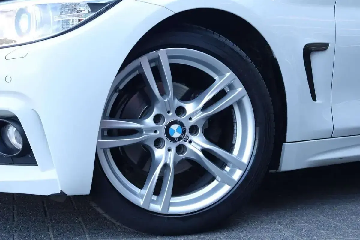 Gebraucht BMW 420 Executive 184 PS (135 kW) 2015 Alpinweiss iii (300) Coupé