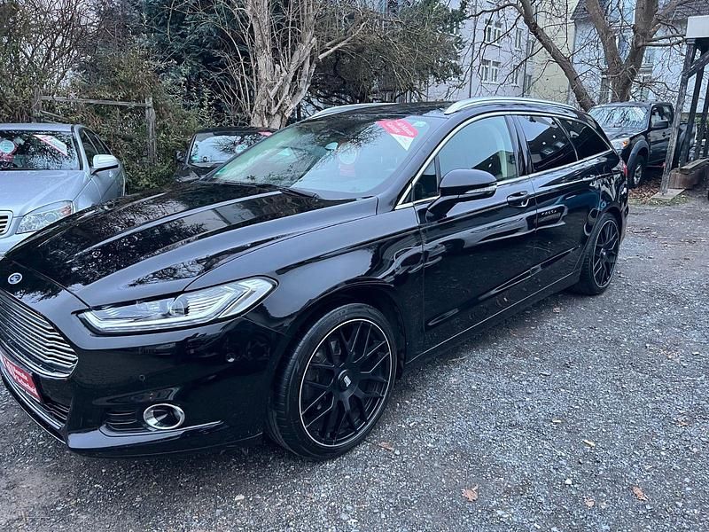 Gebraucht Ford Mondeo Titanium 179 PS (131 kW) 2017 Schwarz Limousine