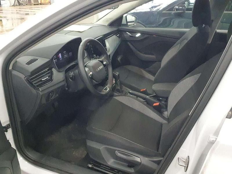 Gebraucht Skoda Scala 116 PS (85 kW) 2025 Moonweiß perleffekt Kleinwagen