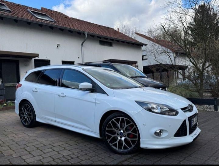 Gebraucht Ford Focus 163 PS (119 kW) 2014 Weiß Kombi