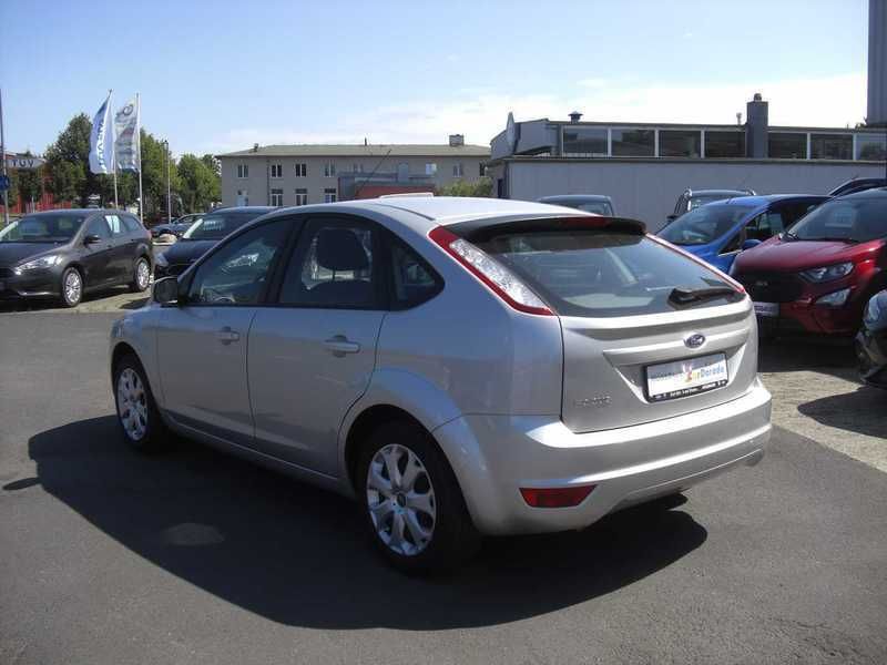 Ford Focus 1.6 Benzin 101 PS (2010) in Waldershof ...