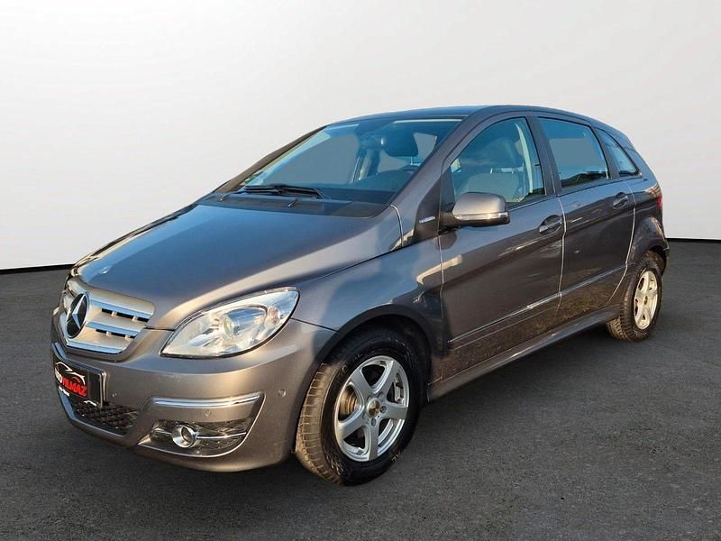 Gebraucht Mercedes B180 116 PS (85 kW) 2011 Grau Van / Kleinbus