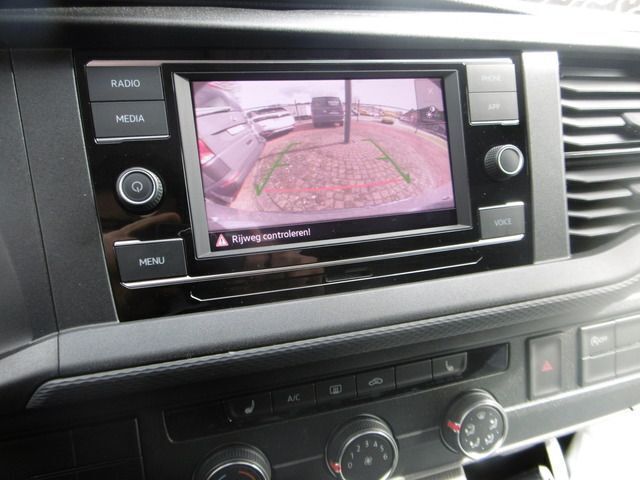 Gebraucht VW T6.1 110 PS (80 kW) 2024 Weiß Van