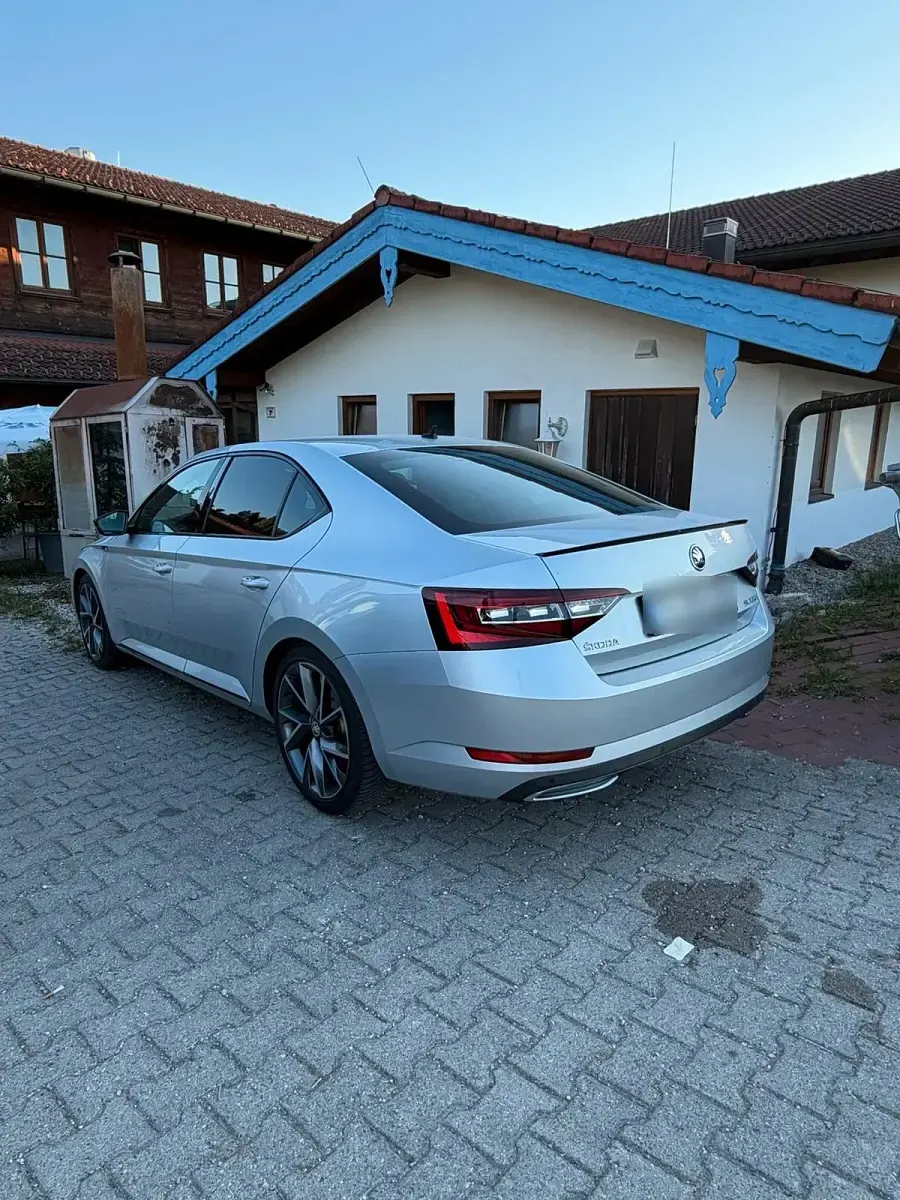 Gebraucht Skoda Superb SportLine 190 PS (139 kW) 2017 Silber Limousine