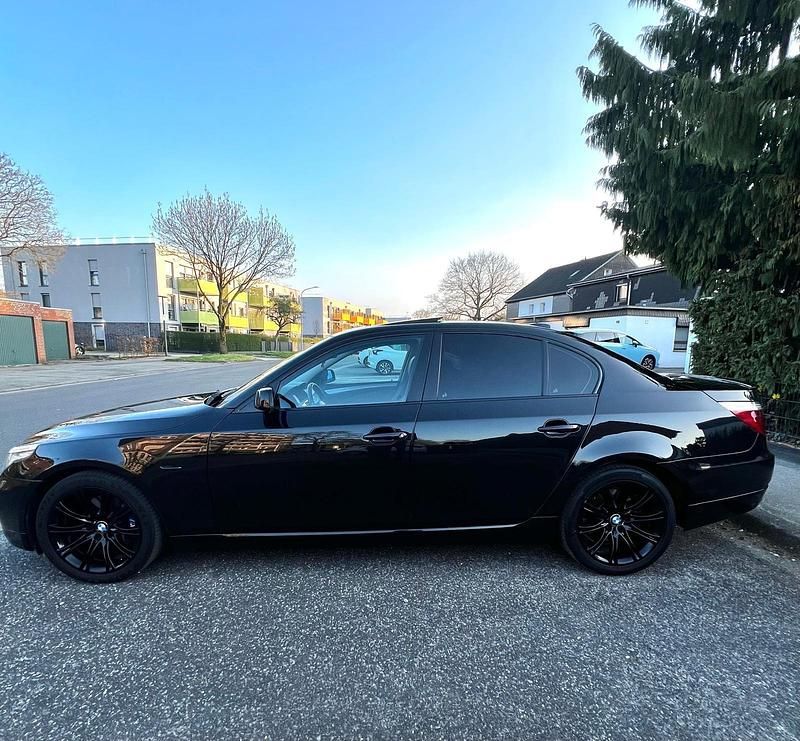 Gebraucht BMW 525 218 PS (160 kW) 2008 Schwarz Limousine
