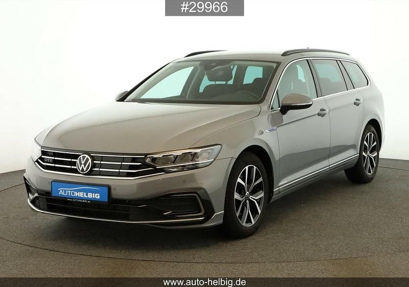 Grau Gebraucht 2022 VW Passat GTE Kombi | 19.990 € (Superpreis) - Bild 1/4