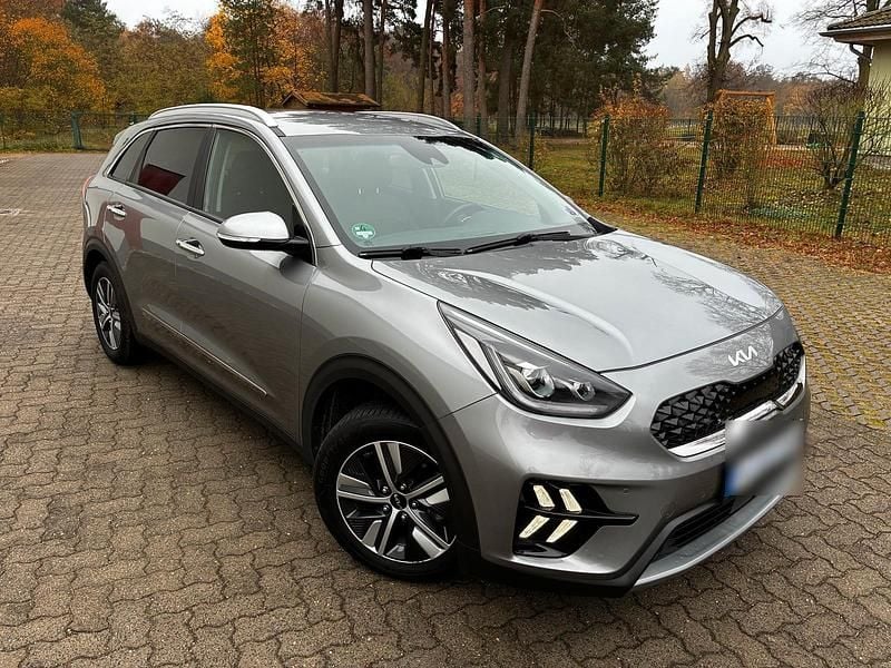 Silber Gebraucht 2022 Kia Niro Spirit SUV | 22.500 € (Guter Preis) - Bild 1/4