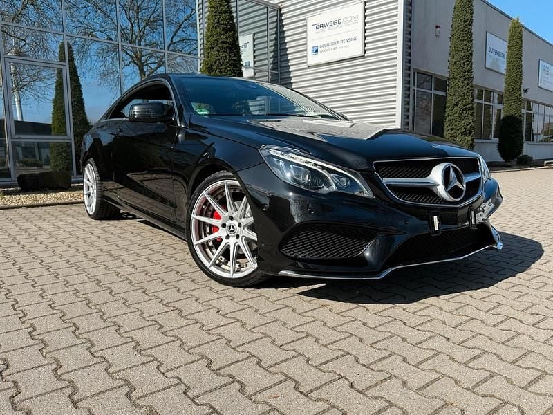 Gebraucht Mercedes E220 170 PS (125 kW) 2015 Schwarz Coupé