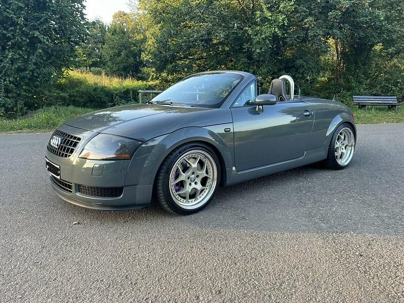 Grau Gebraucht 2001 Audi TT Roadster Sport Cabrio | 9.950 € (Teuer) - Bild 1/4