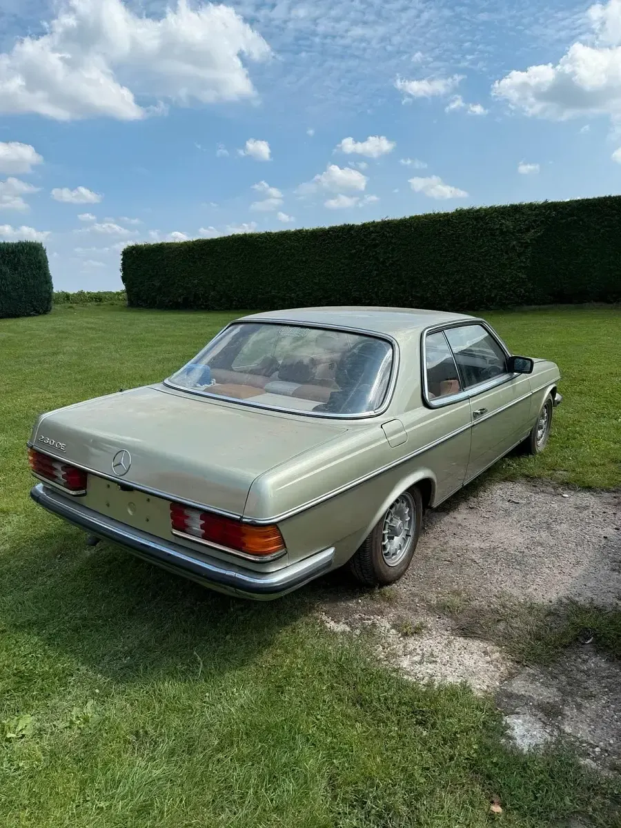 Gebraucht Mercedes 230 136 PS (100 kW) 1983 Coupé