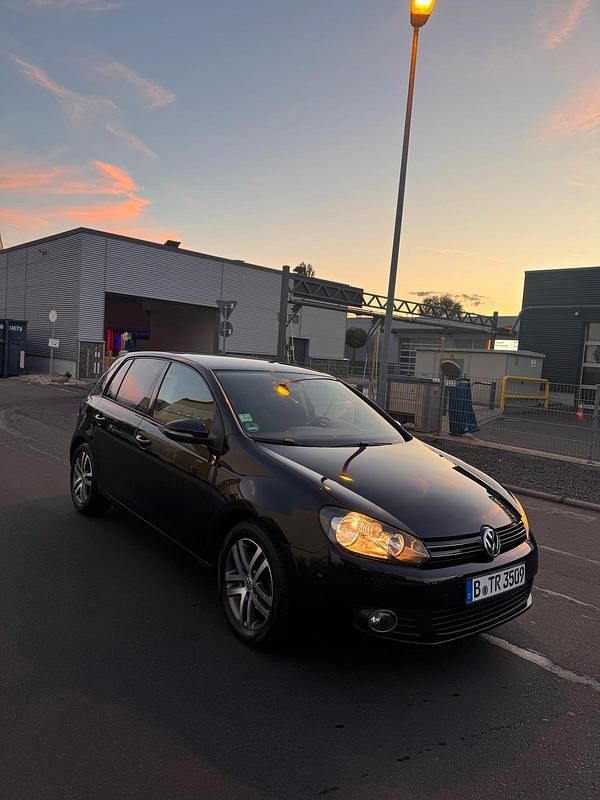 Schwarz Gebraucht 2009 VW Golf VI Kleinwagen | 8.300 € (Etwas zu teuer) - Bild 1/4