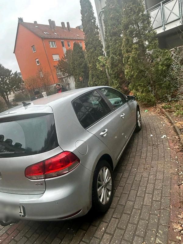 Gebraucht VW Golf VI 105 PS (77 kW) 2011 Silber Kleinwagen