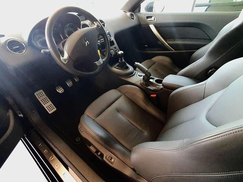 Gebraucht Peugeot RCZ Basis 156 PS (114 kW) 2013 Schwarz perla nera/metallic Coupé