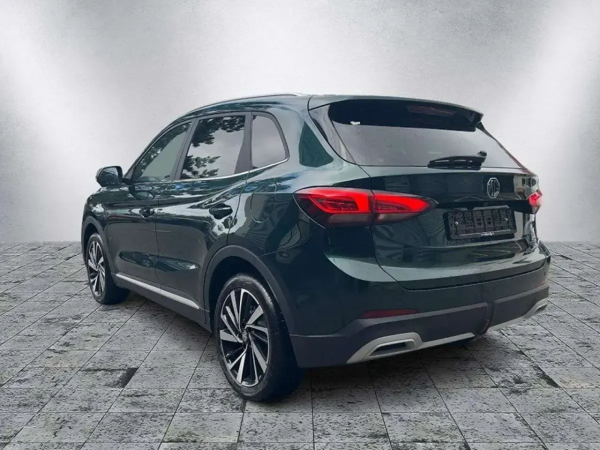 Neu MG ZS Luxury 197 PS (144 kW) 2026 Emerald green SUV