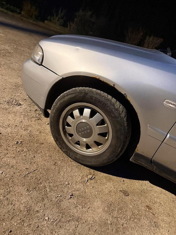 Gebraucht Audi A4 115 PS (84 kW) 2000 Silber Kombi