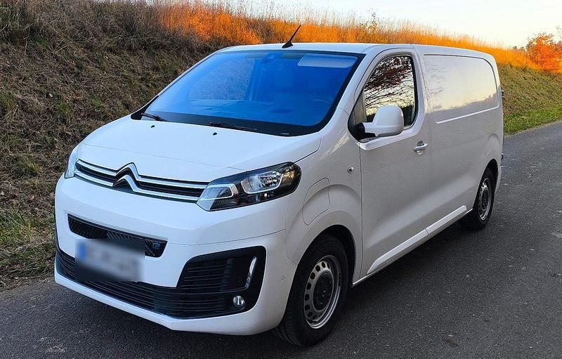 Weiß Gebraucht 2020 Citroën Jumpy Van / Kleinbus | 22.500 € - Bild 1/4
