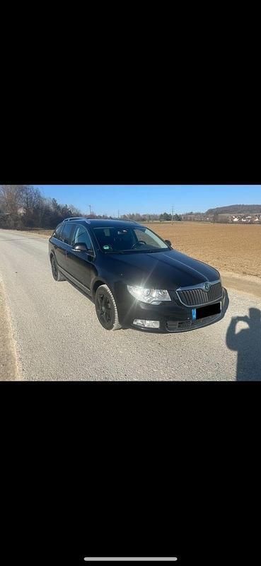 Gebraucht Skoda Superb 170 PS (125 kW) 2011 Schwarz Kombi