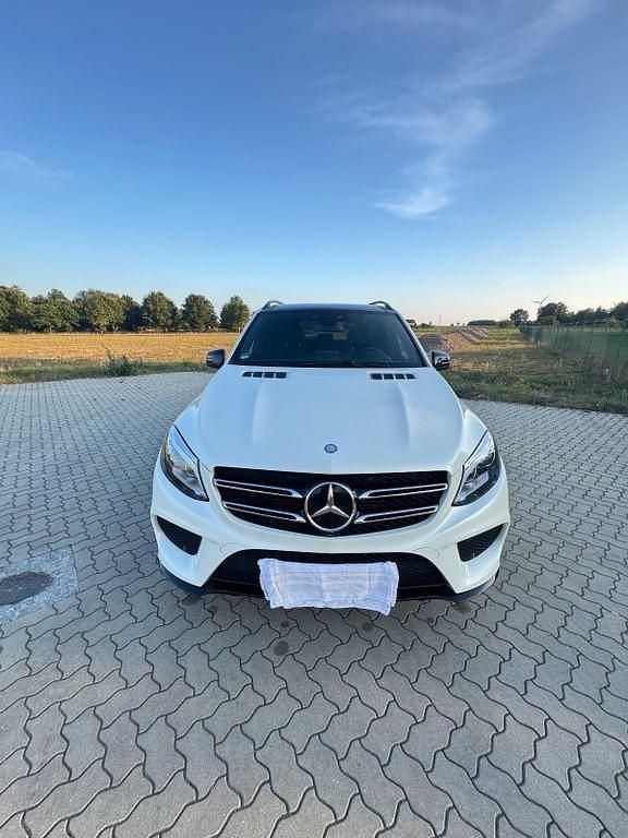 Weiß Gebraucht 2016 Mercedes GLE350 AMG SUV | 32.999 € (Fairer Preis) - Bild 1/4