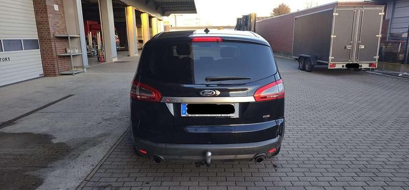 Gebraucht Ford S-MAX Titanium 175 PS (128 kW) 2010 Schwarz Van / Kleinbus