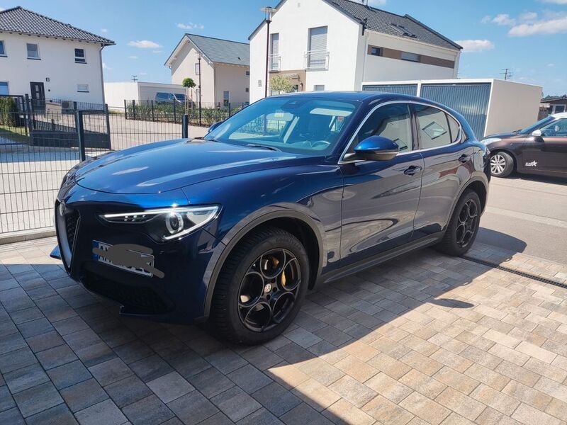 Blau Gebraucht 2020 Alfa Romeo Stelvio Lusso SUV | 29.000 € (Superpreis) - Bild 1/4