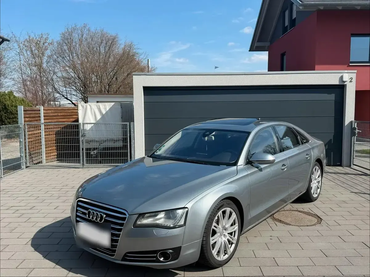 Second-hand Audi A8 351 CP (258 kW) 2010 Gri Berlinǎ