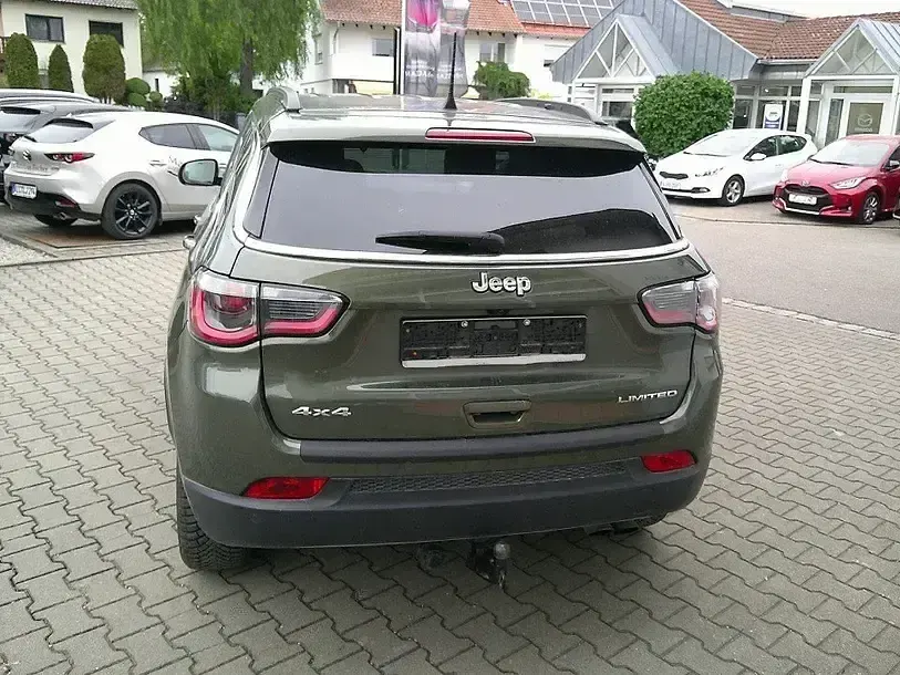Usado Jeep Compass Limited 170 HP (125 kW) 2018 Verde SUV