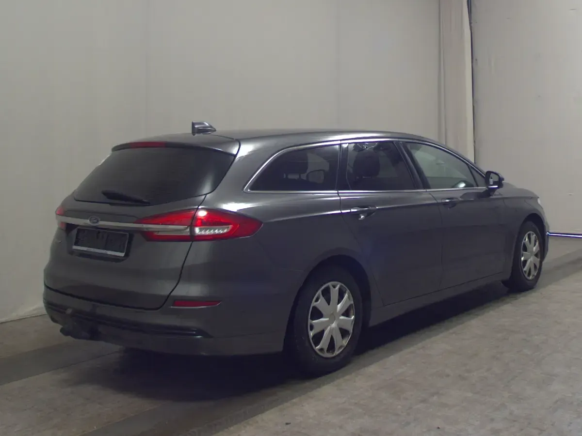 Gebraucht Ford Mondeo Titanium 150 PS (110 kW) 2020 Grau Kombi