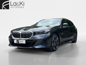 Sophistograu brillanteffekt me Gebraucht 2024 BMW 520 M Sport Kombi | 50.990 € (Superpreis) - Bild 1/4