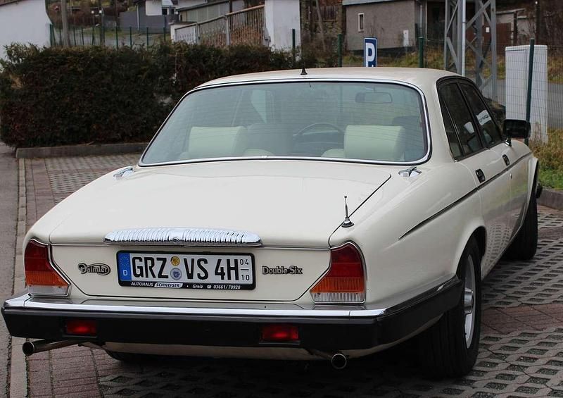 Gebraucht Jaguar XJ12 295 PS (216 kW) 1987 Beige Limousine