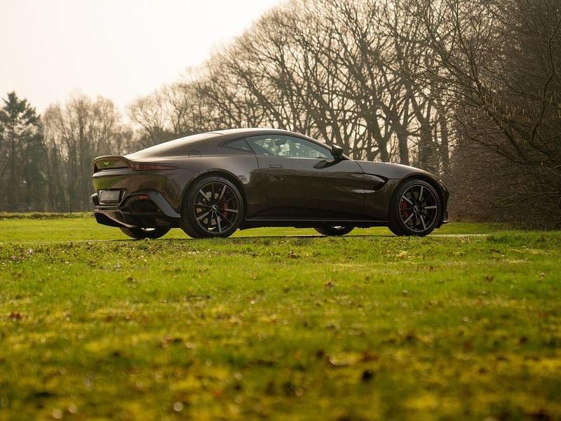 Gebraucht Aston Martin V8 Vantage 510 PS (375 kW) 2018 Braun Coupé