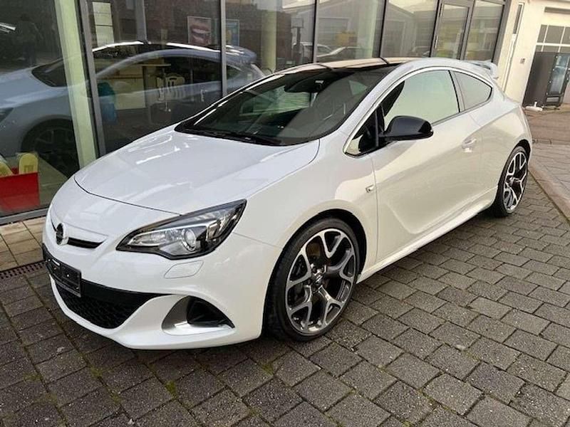 Weiß Gebraucht 2017 Opel Astra GTC OPC Limousine | 18.299 € - Bild 1/4