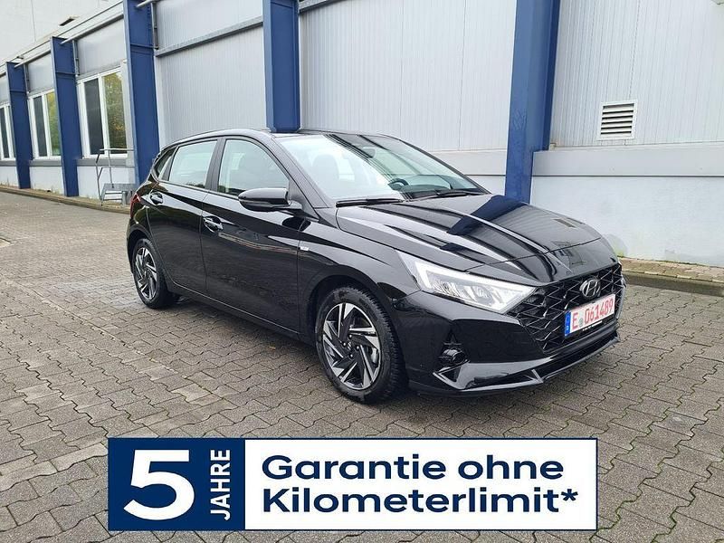 Schwarz Gebraucht 2023 Hyundai i20 Trend Limousine | 17.500 € (Fairer Preis) - Bild 1/4