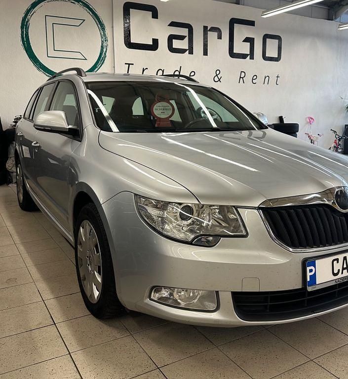 Gebraucht Skoda Superb Comfort 140 PS (102 kW) 2010 Silber Kombi