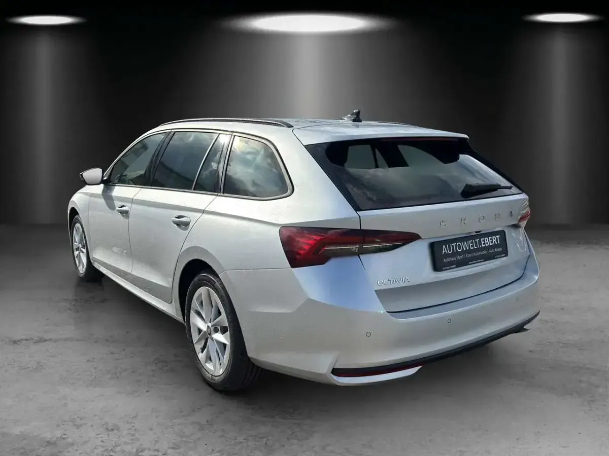 Neu Skoda Octavia Selection 150 PS (110 kW) 2025 Weiß Kombi
